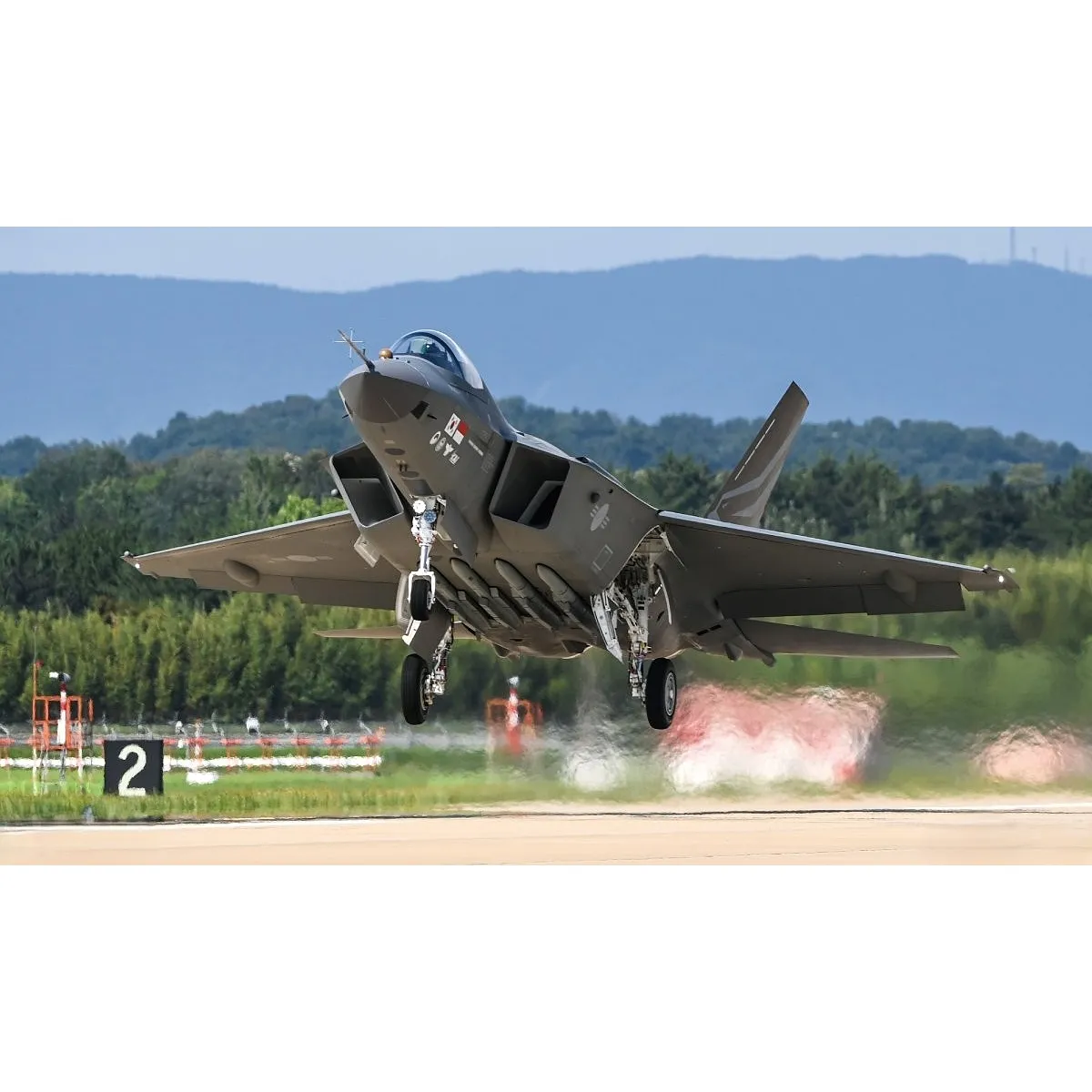 Academy 1/72 ROKAF KF-21 "Boramae" Jet Fighter Scaled Plastic Model Kit - Image 2