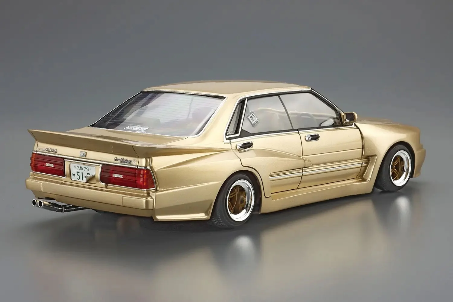 Aoshima 1/24 Nissan Y31 Cedric and Gloria - Image 3