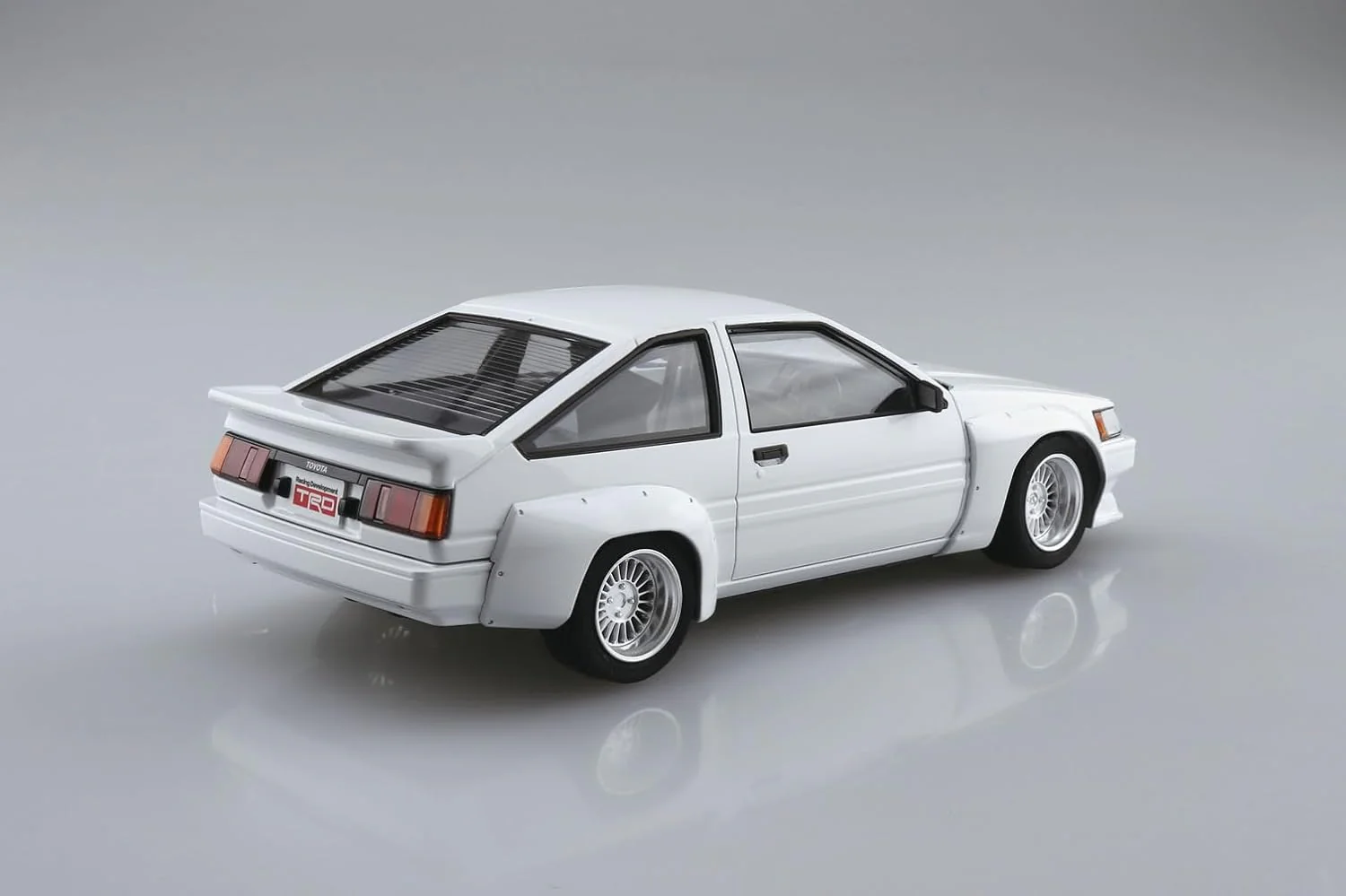 Aoshima 1/24 Trd Toyota Ae86 Corolla Levin '83 - Image 2