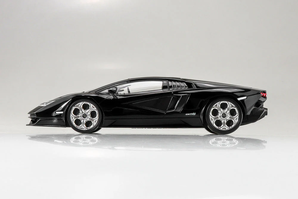 Aoshima 1/32 Snap Lamborghini Countach Lpi 800-4 (Black) - Image 4