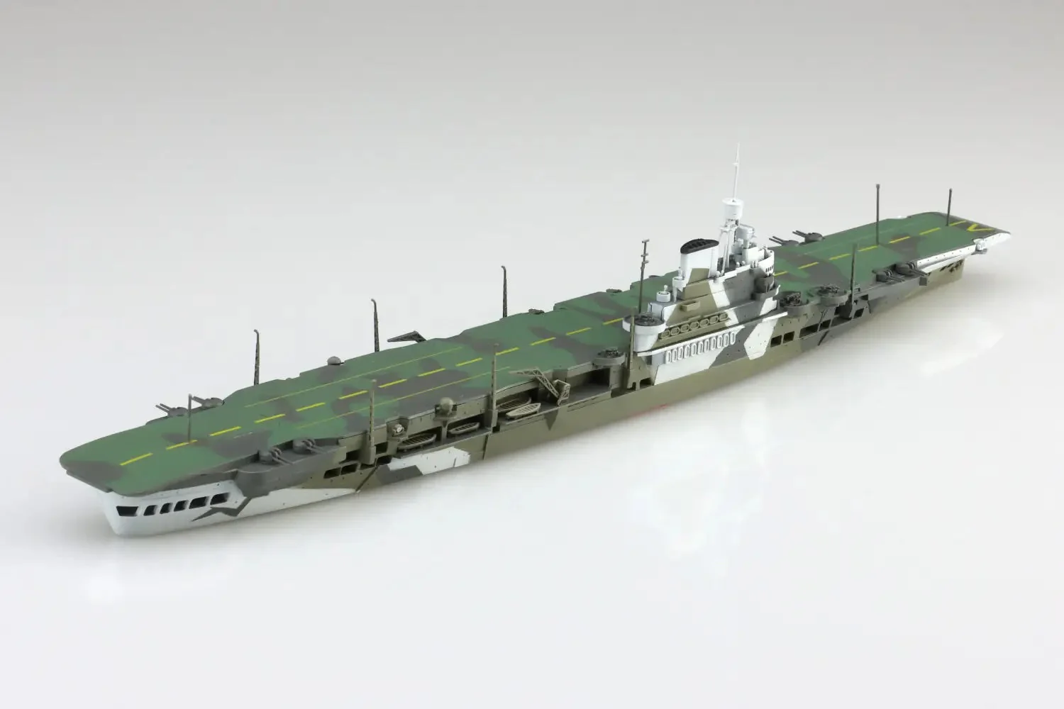 Aoshima 1/700 British Aircraft Carrier Victorious - Image 3