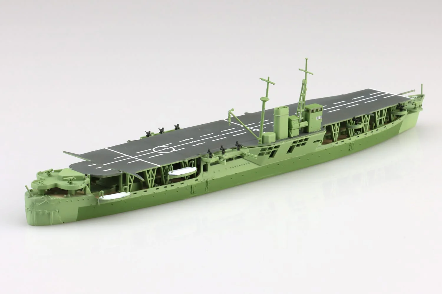 Aoshima 1/700 Japanese Army Landing Ship Akitsumaru - Image 3