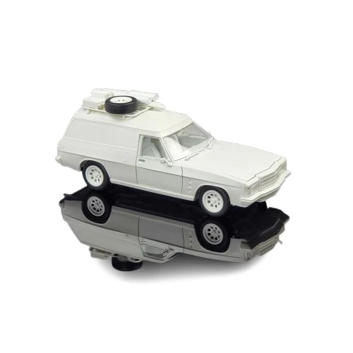 DDA 1:24 Scale Mad Max's HJ Holden Sandman Panelvan Plastic Model Kit Assembly Car