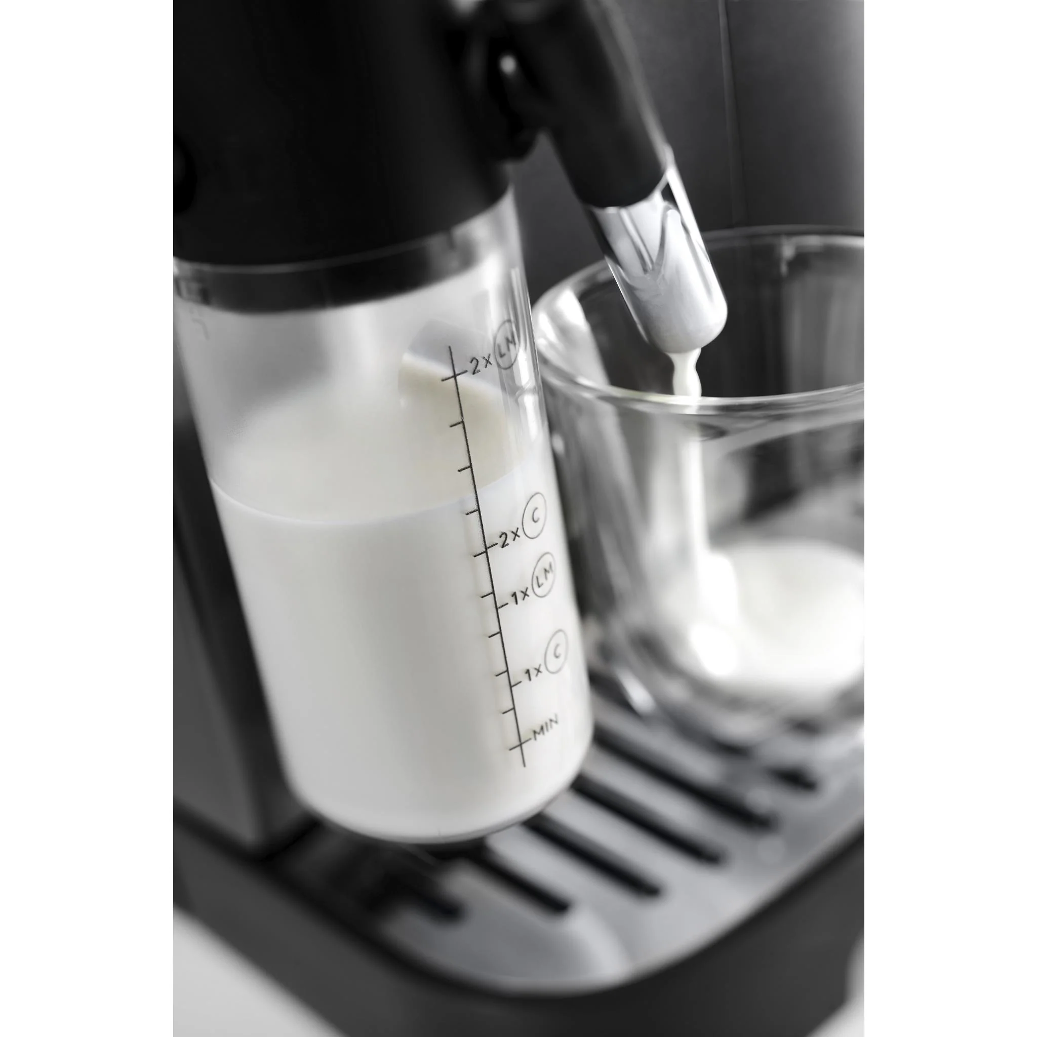 DeLonghi ECAM29062B Magnifica Evo Black Coffee Machine (Black) - Image 5