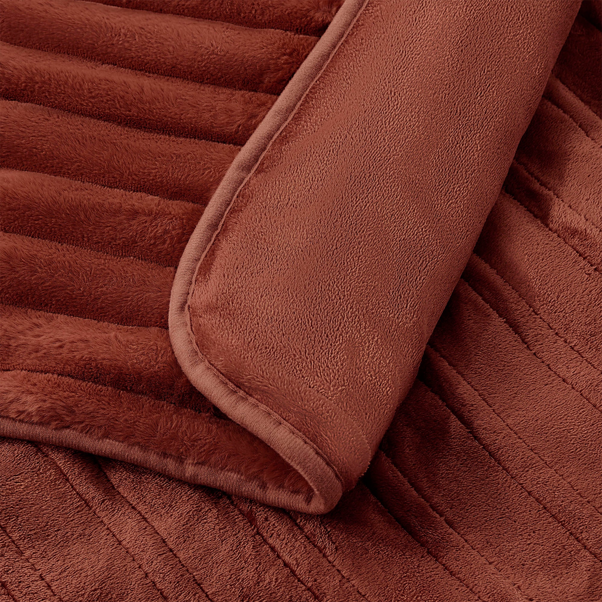 Dreamaker Heated Throw 180×200 (Rust) - Image 4