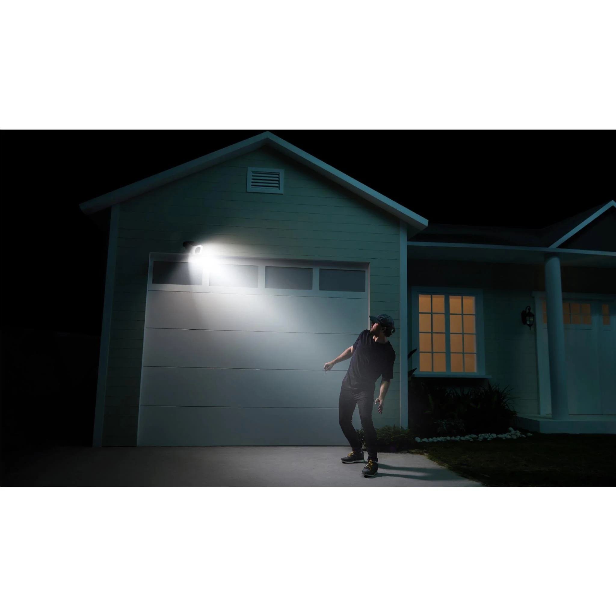 eufy Security EufyCam Solo S40 Spotlight 2K Solar (Wireless) - Image 3