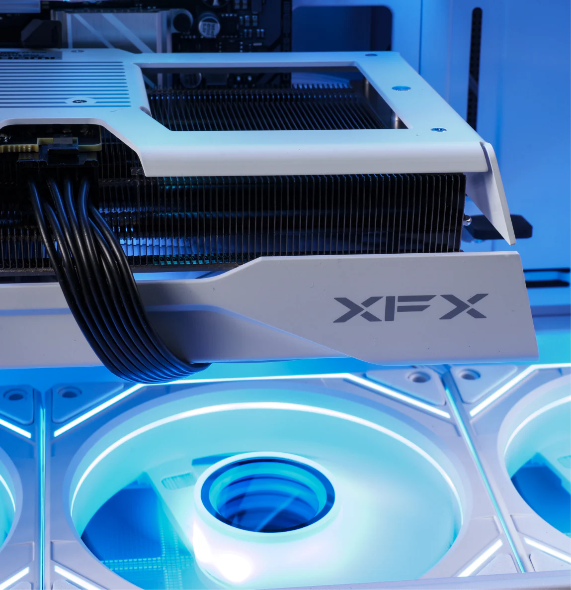 Evolve Gaming | CLOUD | Ryzen 5 7500F | RX 9060XT 16GB | Premium Desktop Gaming PC - Image 3