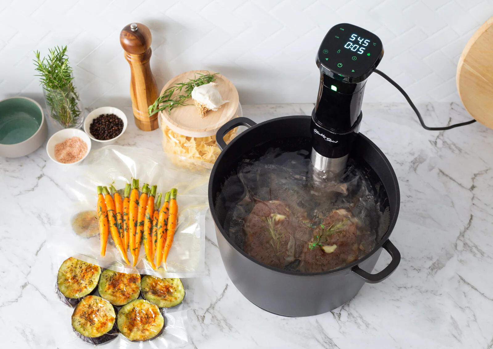 Healthy Choice Sous Vide Starter Kit with Vacuum Sealer and Bags - Image 3