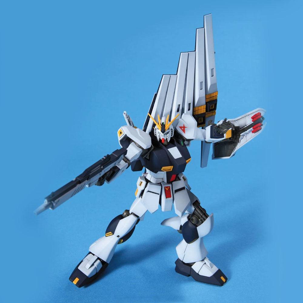 HGUC 1/144 NU GUNDAM - Image 4