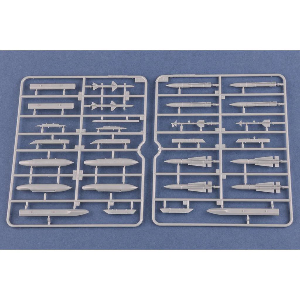 Hobby Boss 1/72 F-14A Tomcat VF-1 Wolf Pack Kit - Image 7