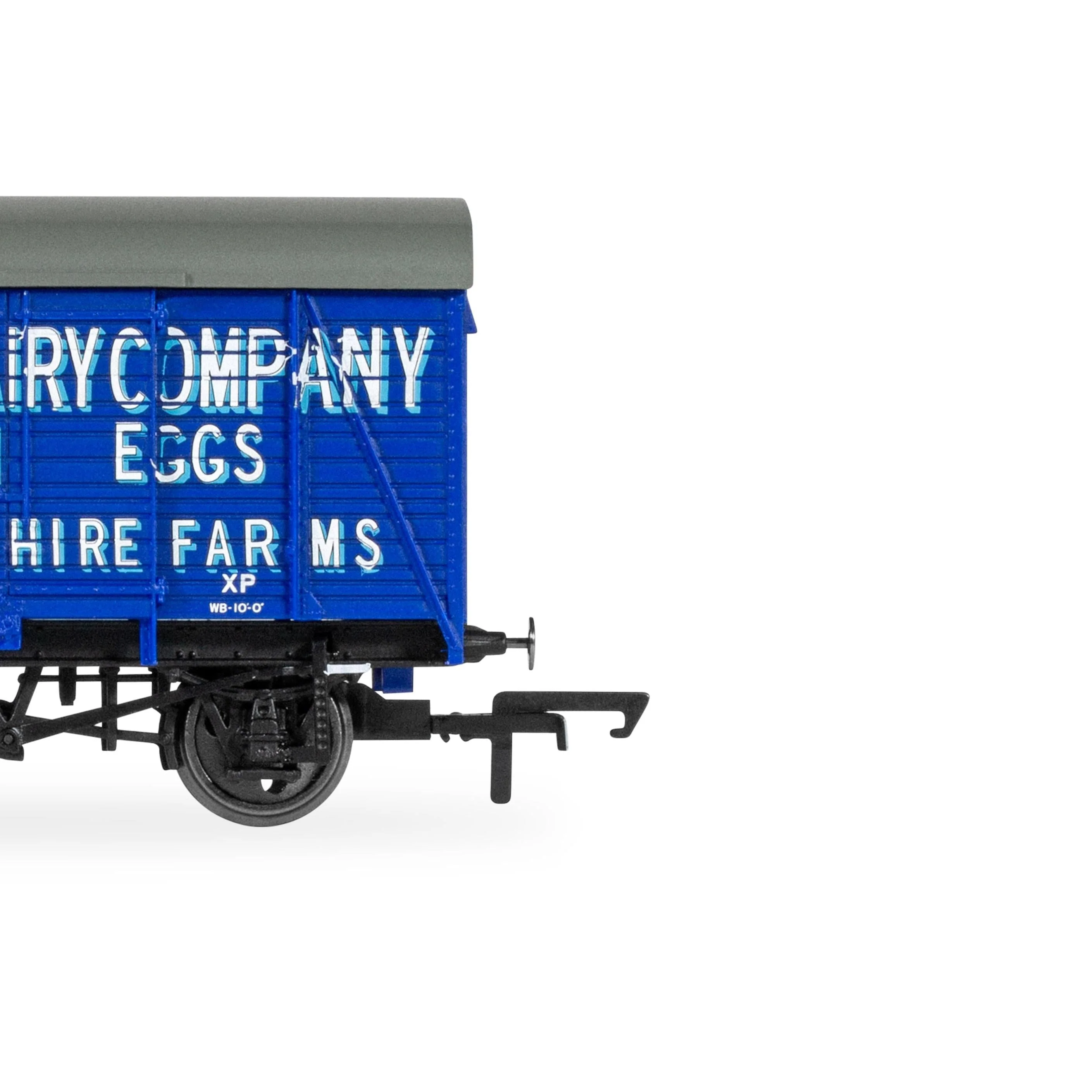 Hornby OO SR Express Dairies Box Van 48323 - Image 4