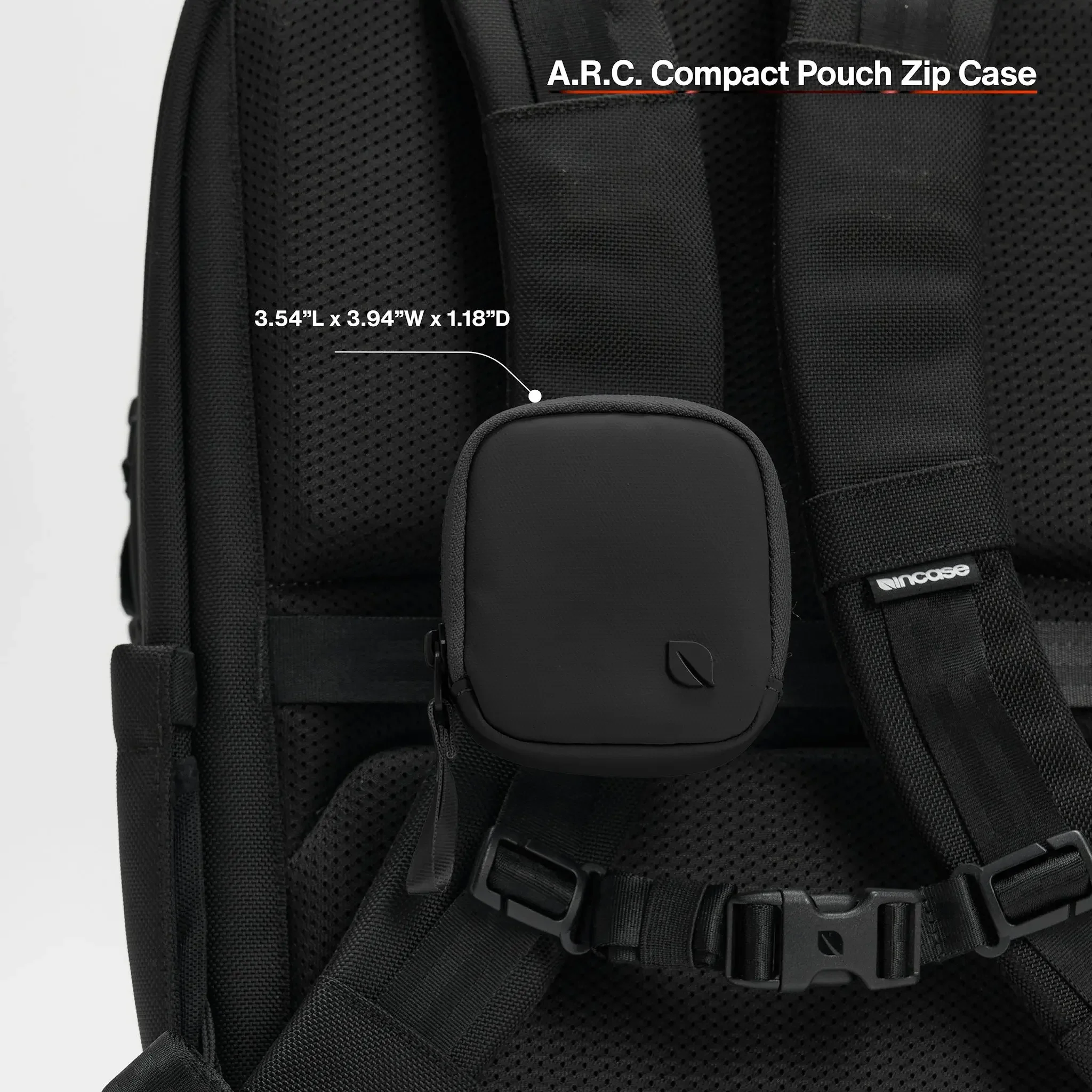 Incase A.R.C. Compact Pouch - Black - Image 7