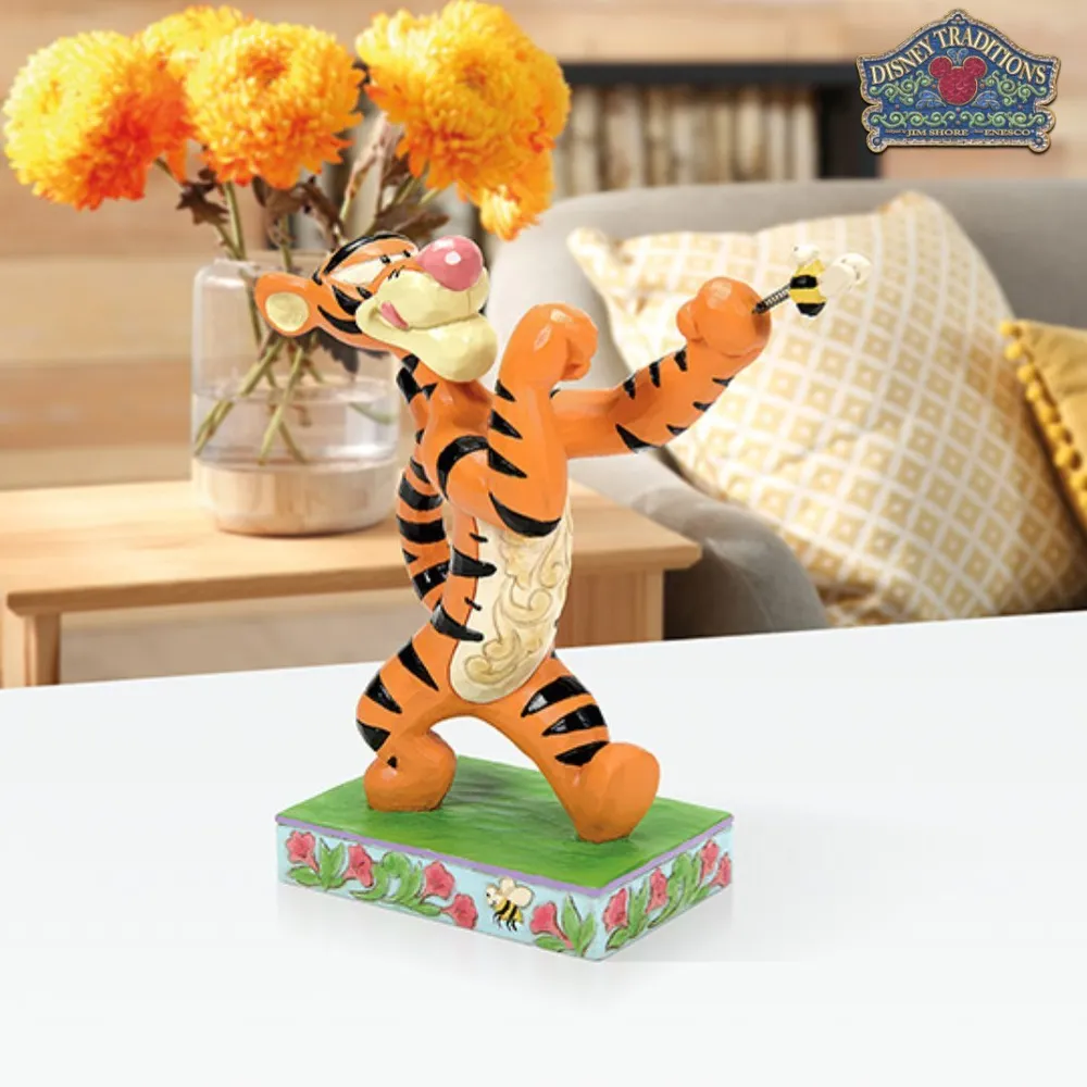Jim Shore Disney Traditions - Winnie The Pooh - Tigger Bee Boxing - Image 4