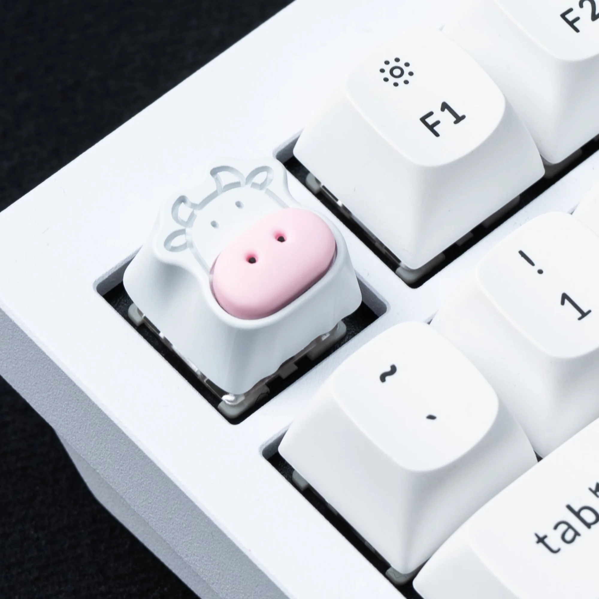 Keychron Cute Cows Aluminum Alloy Artisan Keycap 1u (White) - Image 4