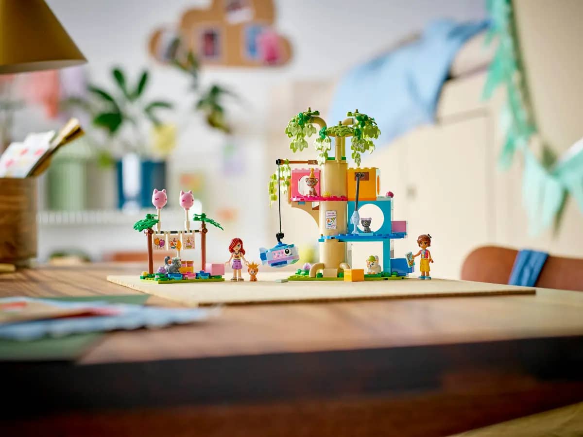 LEGO 42666 Cat Birthday Party & Tree House - Friends - Image 7