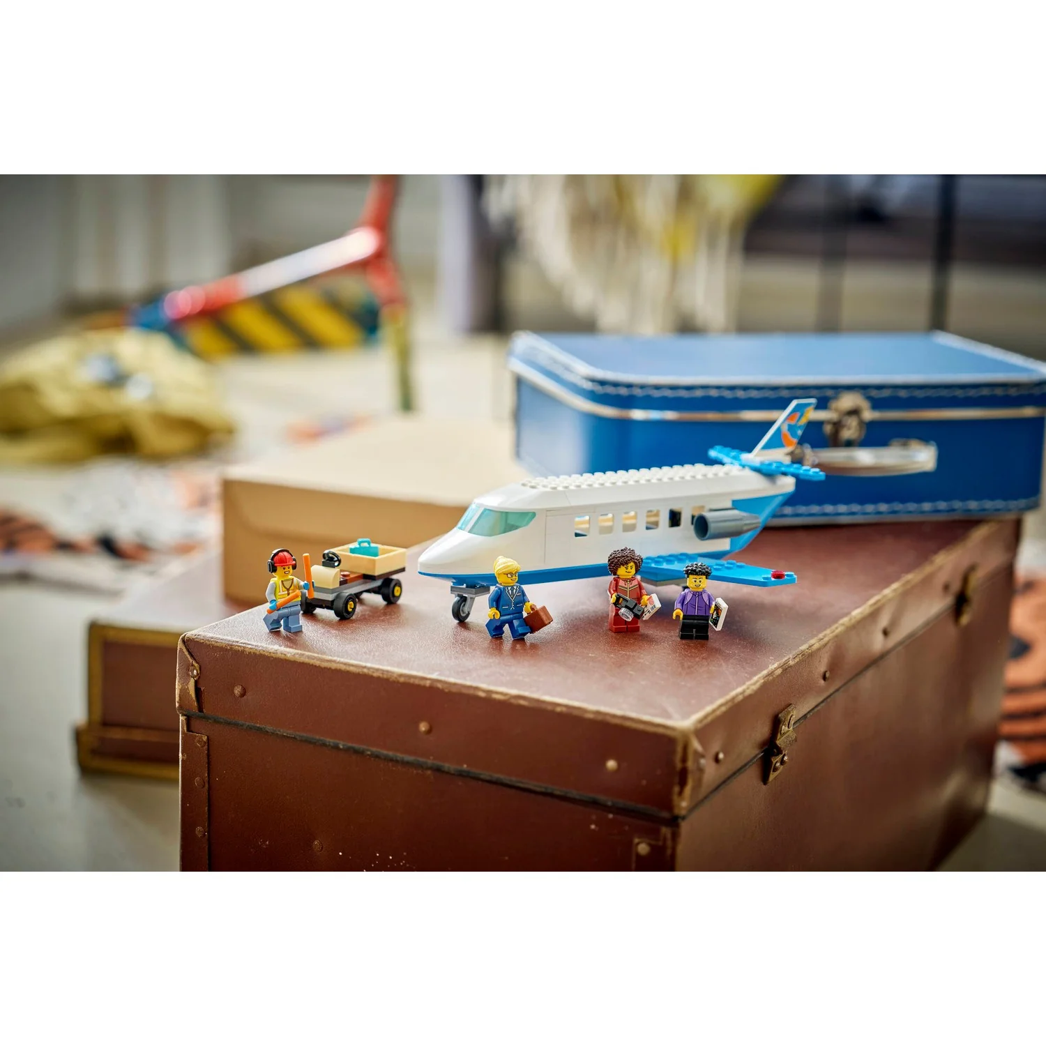 LEGO 60492 Passenger Jet - City - Image 9