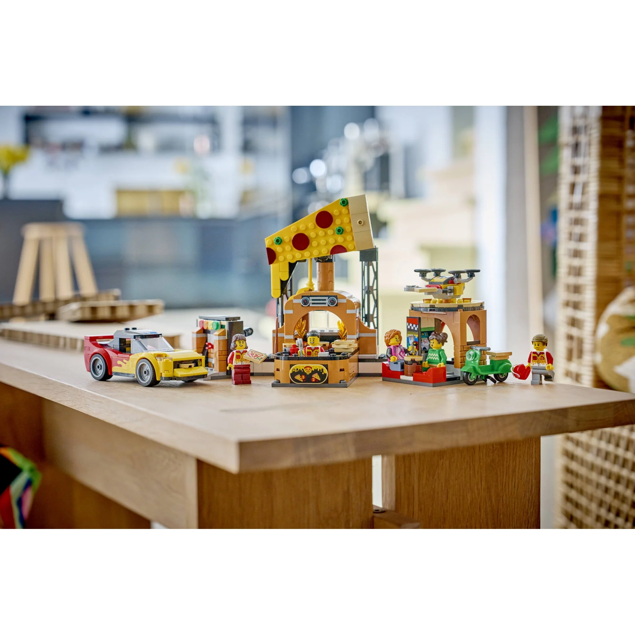LEGO 60496 Pizza Delivery Experience with Vehicles - City - Image 7