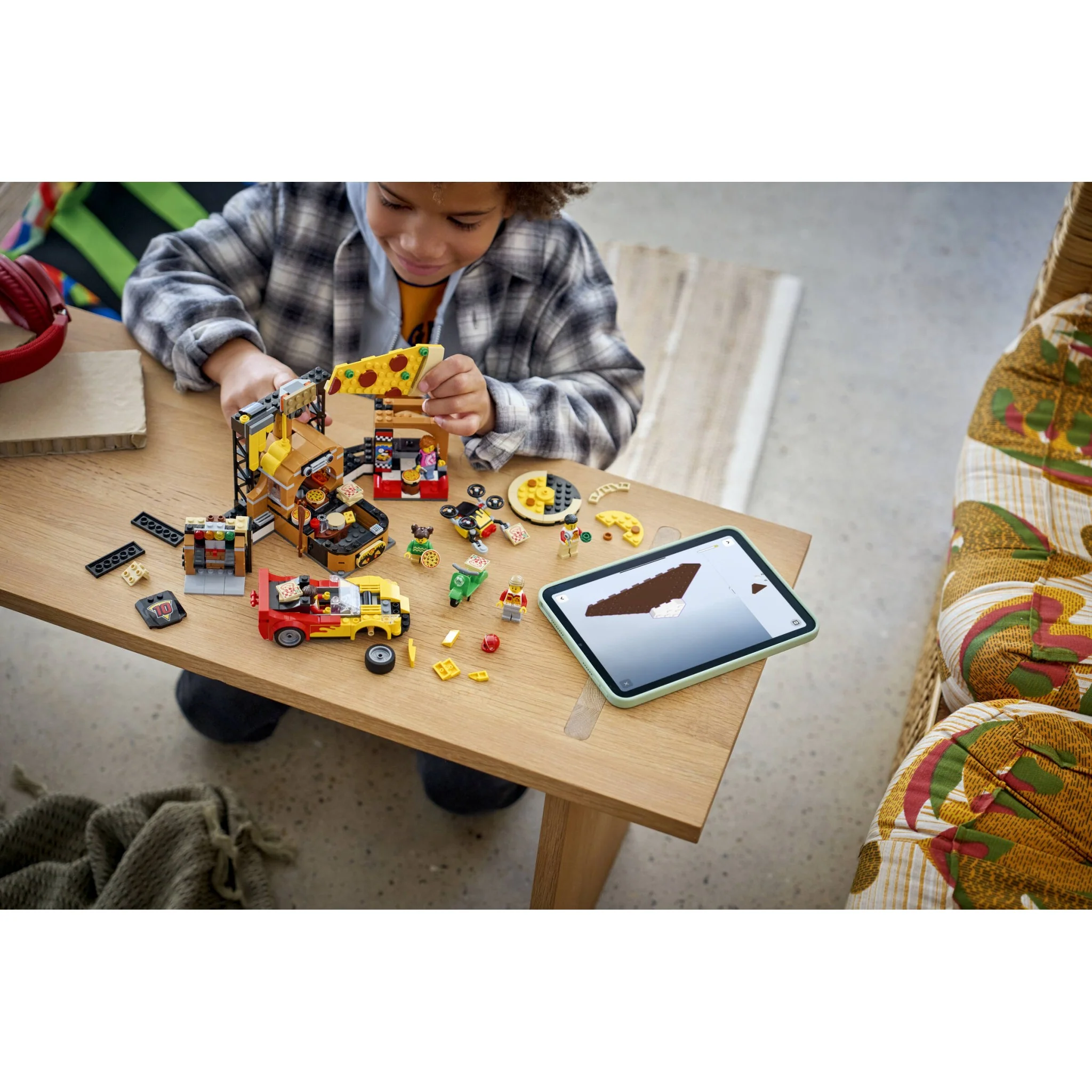 LEGO 60496 Pizza Delivery Experience with Vehicles - City - Image 8