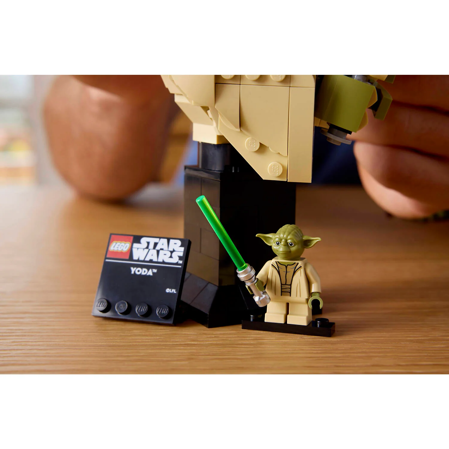 Lego Yoda (TM) Bust - Image 8