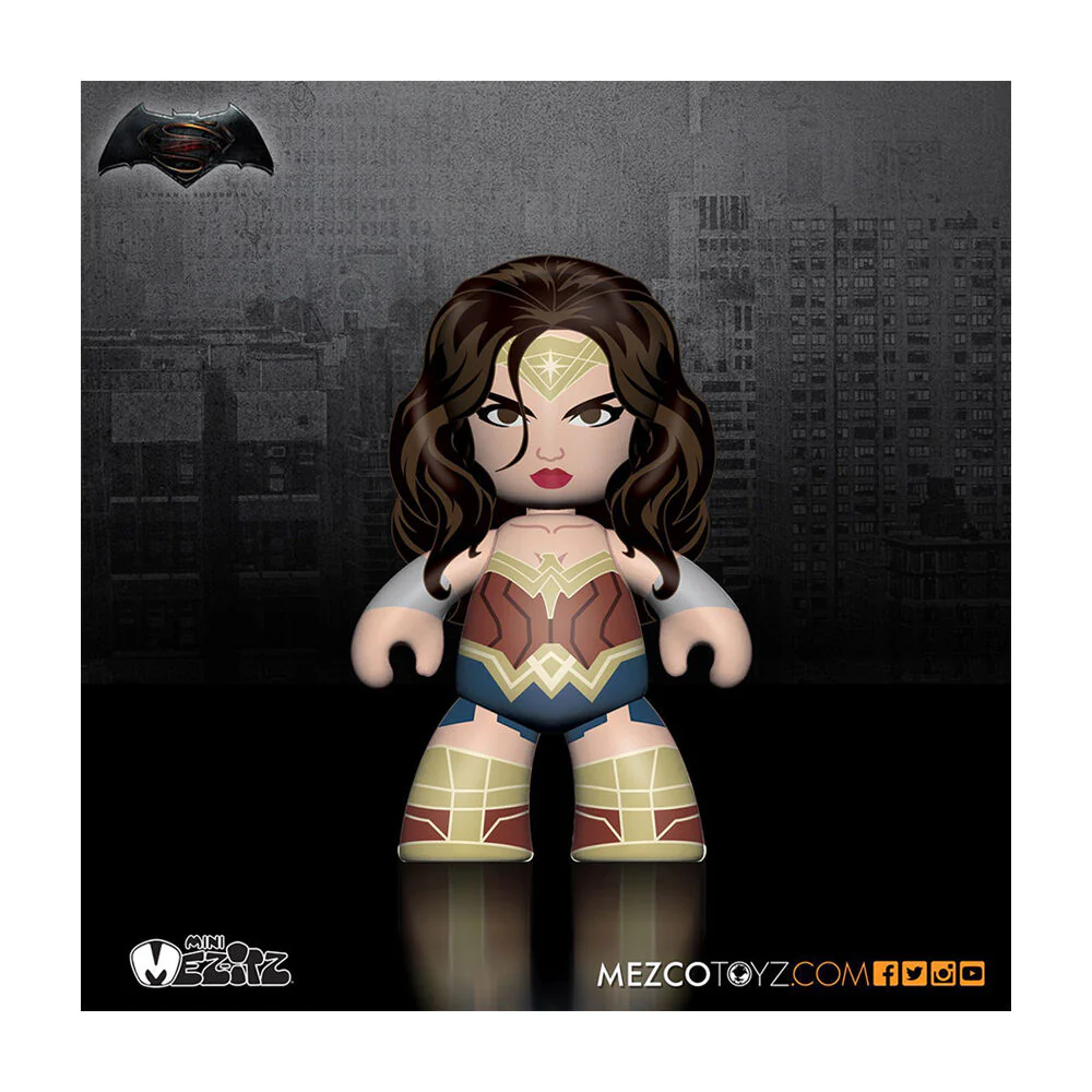 Mezco Toyz 4pc Batman v Superman Dawn of Justice Mez-itz Figure Kids Collectable Toy - Image 4