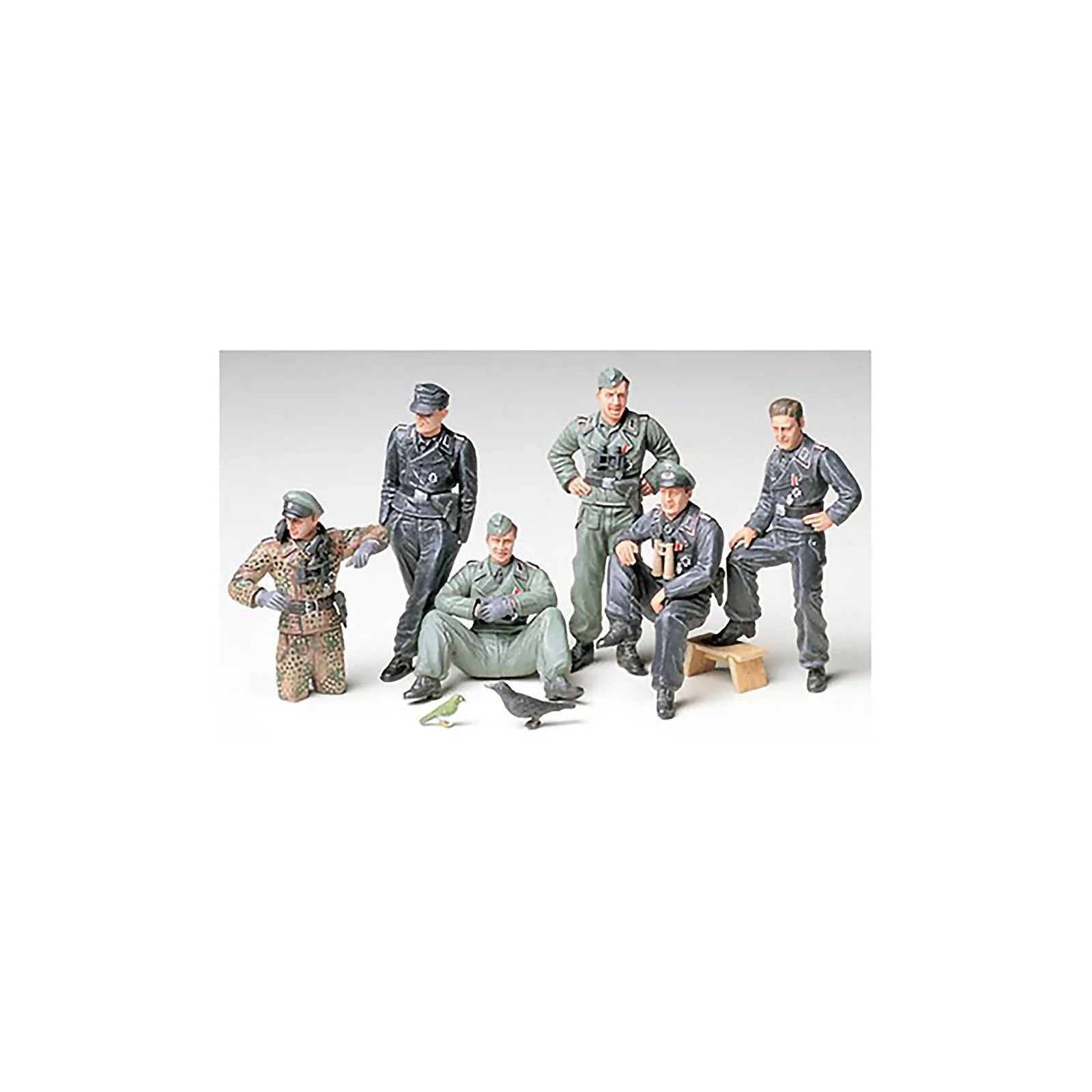 Tamiya 1/35 German Tank Crew At Rest - Image 2