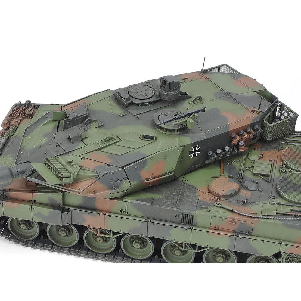 Tamiya 1/35 Leopard 2 A6 Main Battle Tank - Image 4