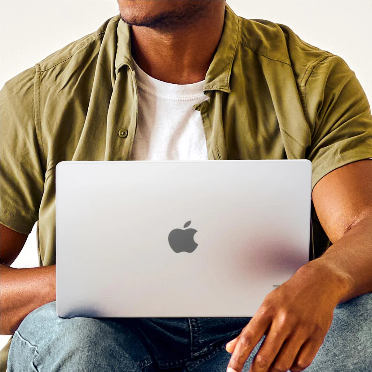 ZAGG Hardshell for MacBook Pro 16" M4/M3/M2/M1 (Clear) - Image 6